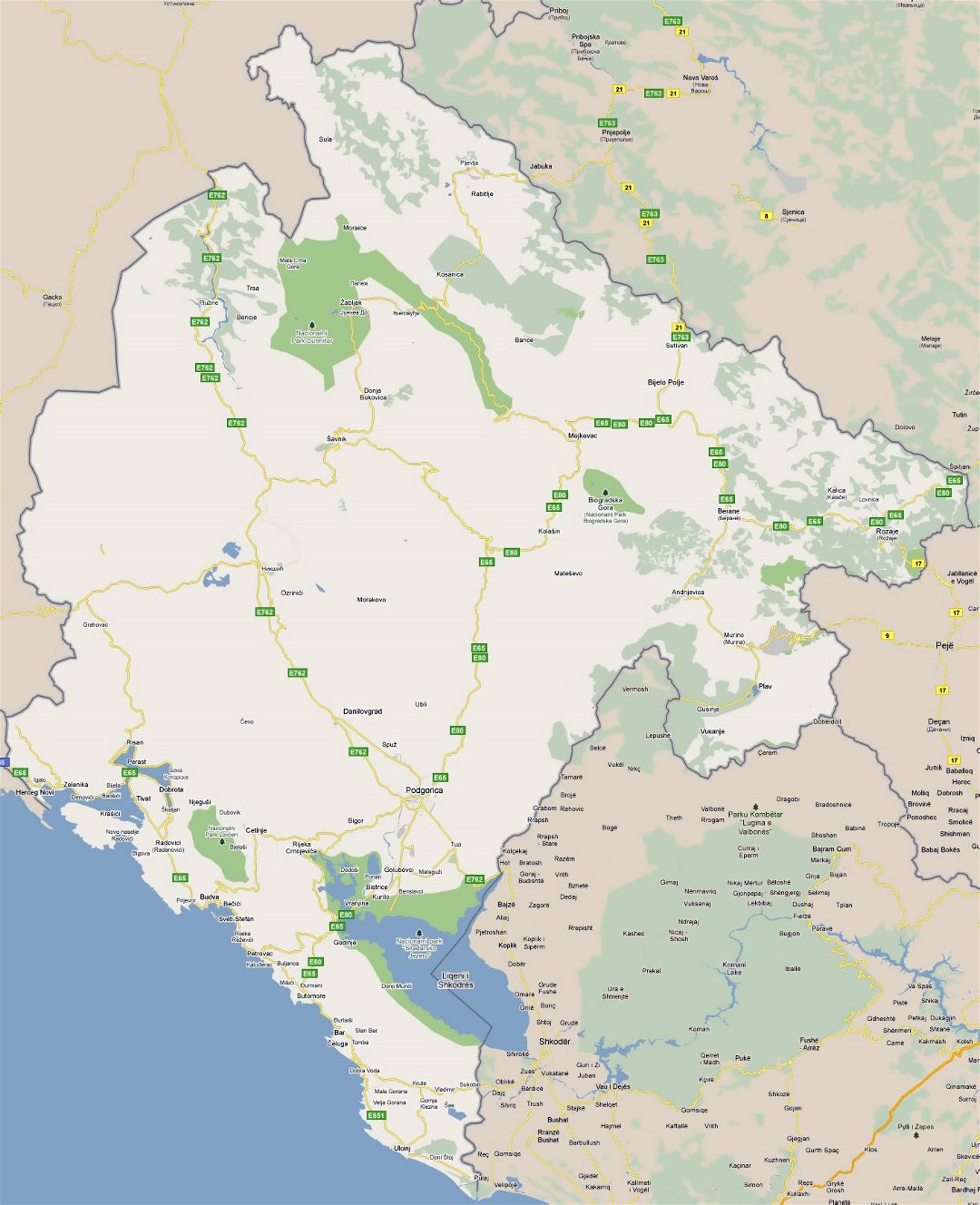 Grande hoja de ruta de Montenegro con ciudades y parques nacionales