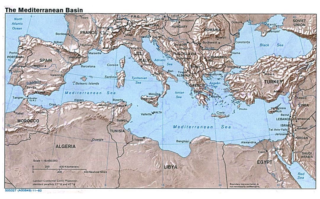 Mapa grande de la cuenca mediterránea con alivio - 1982