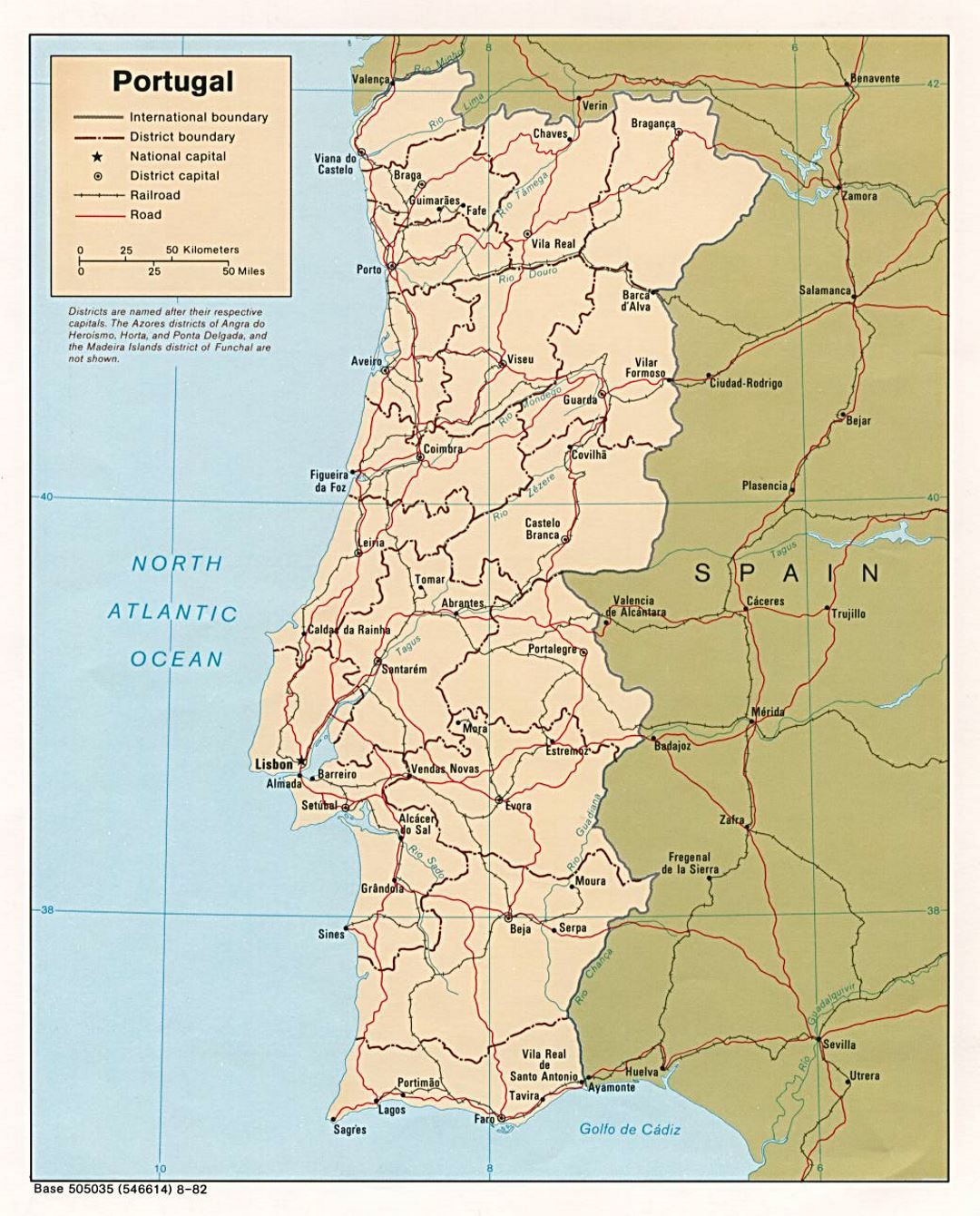 Detallado mapa político y administrativo de Portugal con carreteras y principales ciudades - 1982