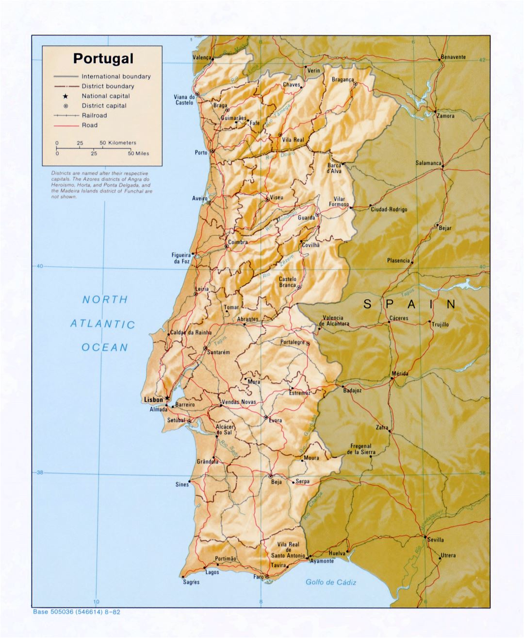 Grande detallado mapa política y administrativa de Portugal con alivio, carreteras y principales ciudades - 1982
