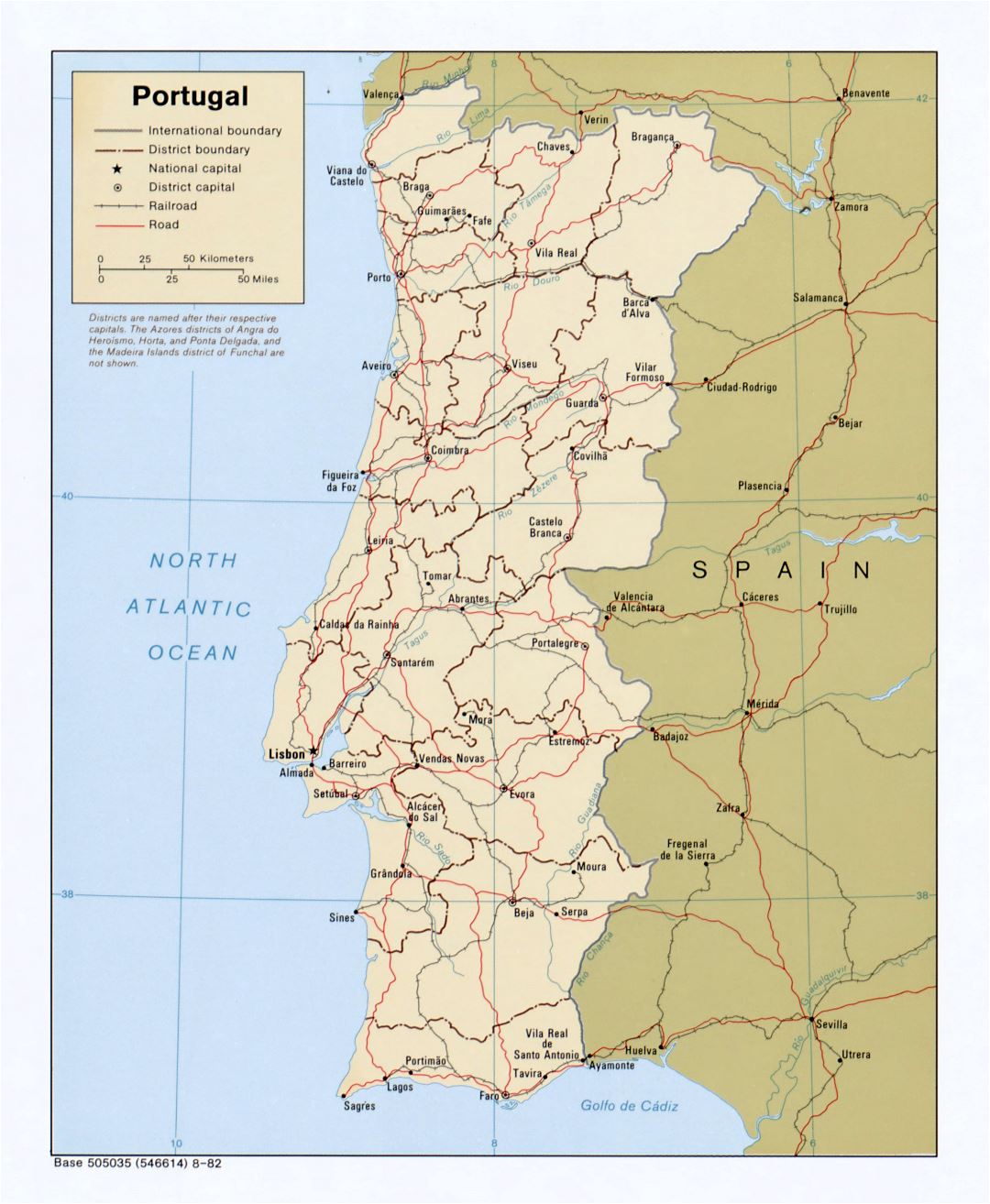 Grande detallado mapa política y administrativa de Portugal con carreteras y principales ciudades - 1982