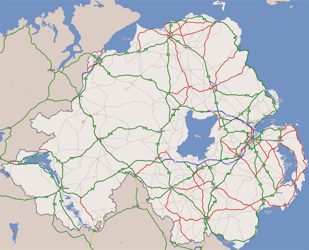 Grande detallado mapa de carreteras de Irlanda del Norte con ciudades