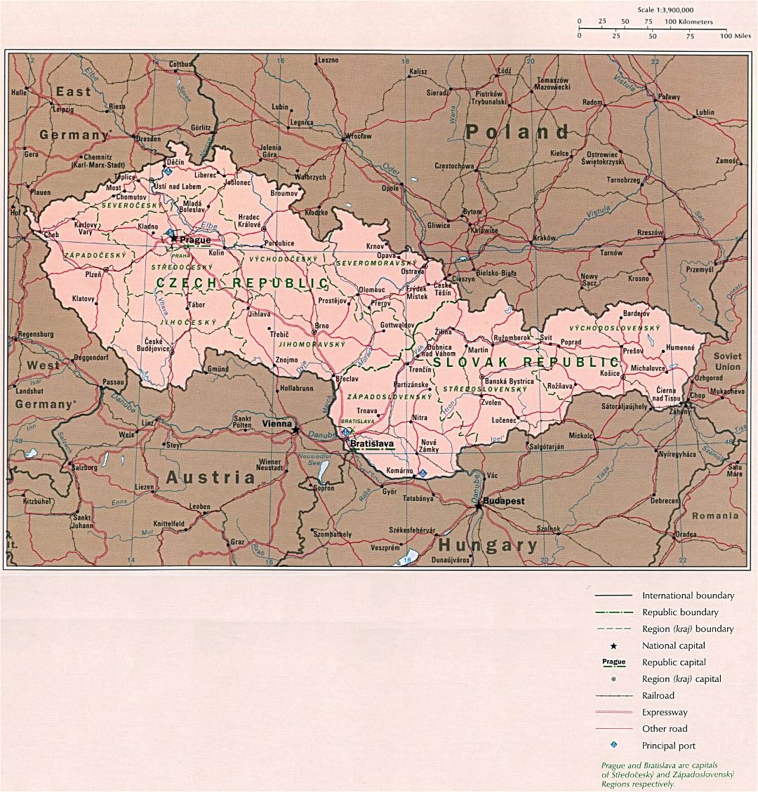 Mapa grande política detallada de la República Checa y Eslovaquia