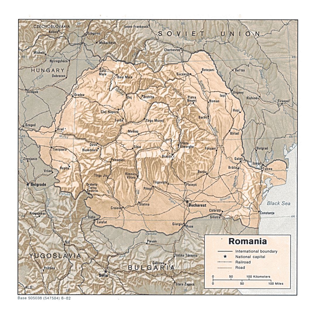 Detallado mapa político y administrativo de Rumania con alivio, carreteras, vías férreas y principales ciudades - 1982