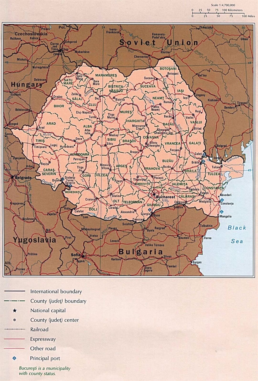 Grande detallado mapa político y administrativo de Rumania con carreteras, ferrocarriles y grandes ciudades