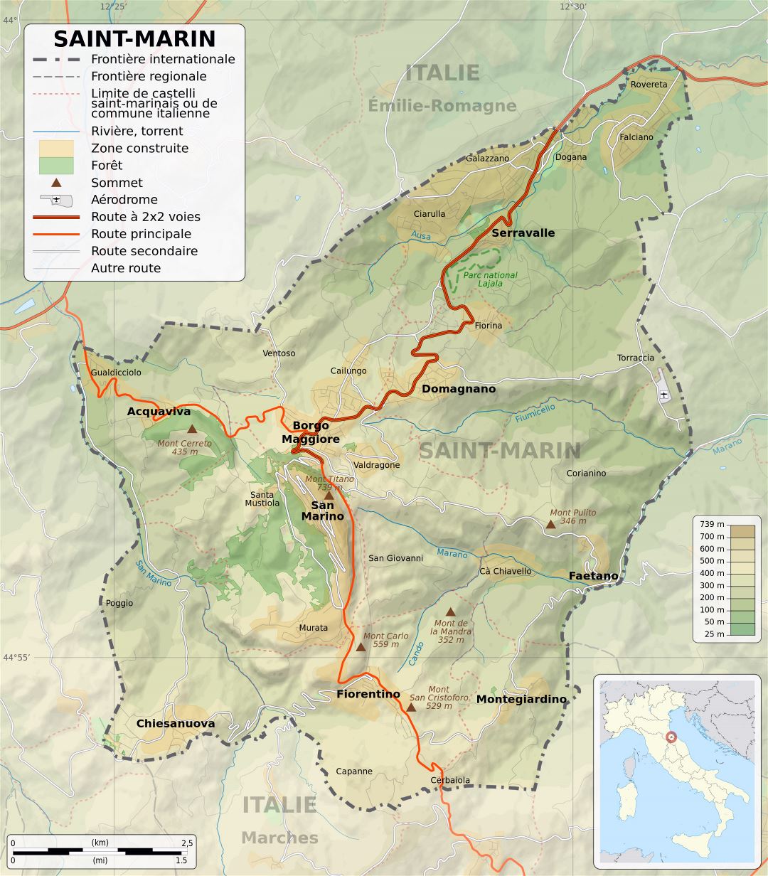 Grande detallado mapa físico de San Marino con carreteras, ciudades y otras marcas en francés