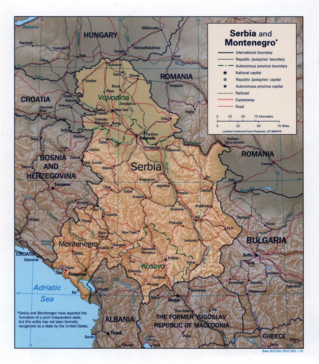 A gran escala mapa político de Serbia y Montenegro con relieve, carreteras, ferrocarriles y ciudades principales - 1997