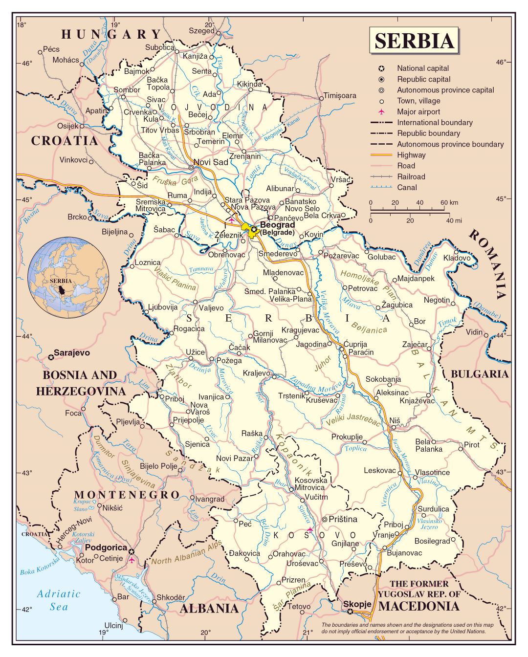 Grande mapa político de Serbia con carreteras, ferrocarriles, ciudades principales y aeropuertos