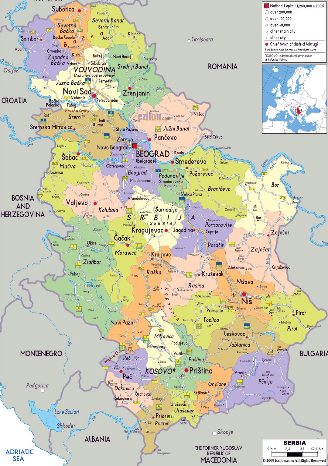 Grande mapa político y administrativo de Serbia con carreteras, ciudades y aeropuertos