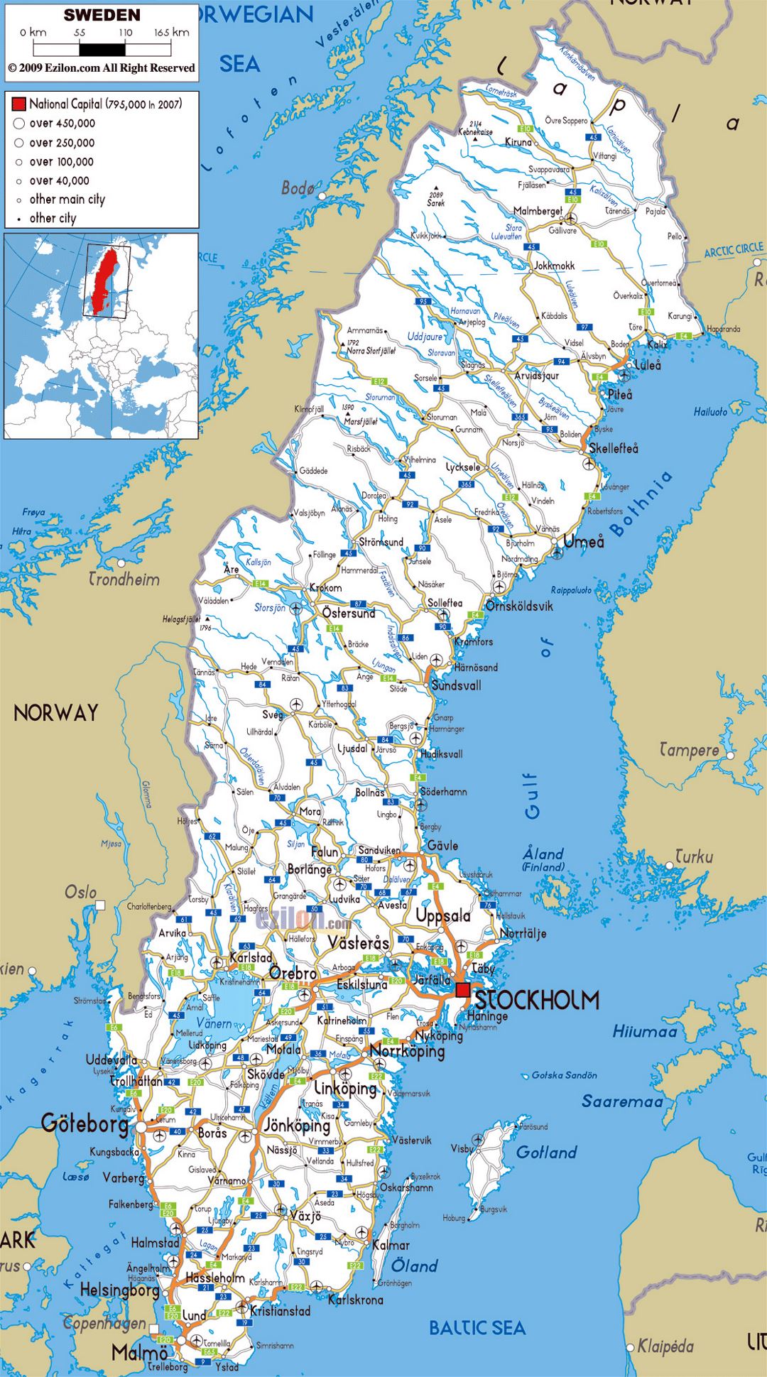Grande mapa de carreteras de Suecia con ciudades y aeropuertos