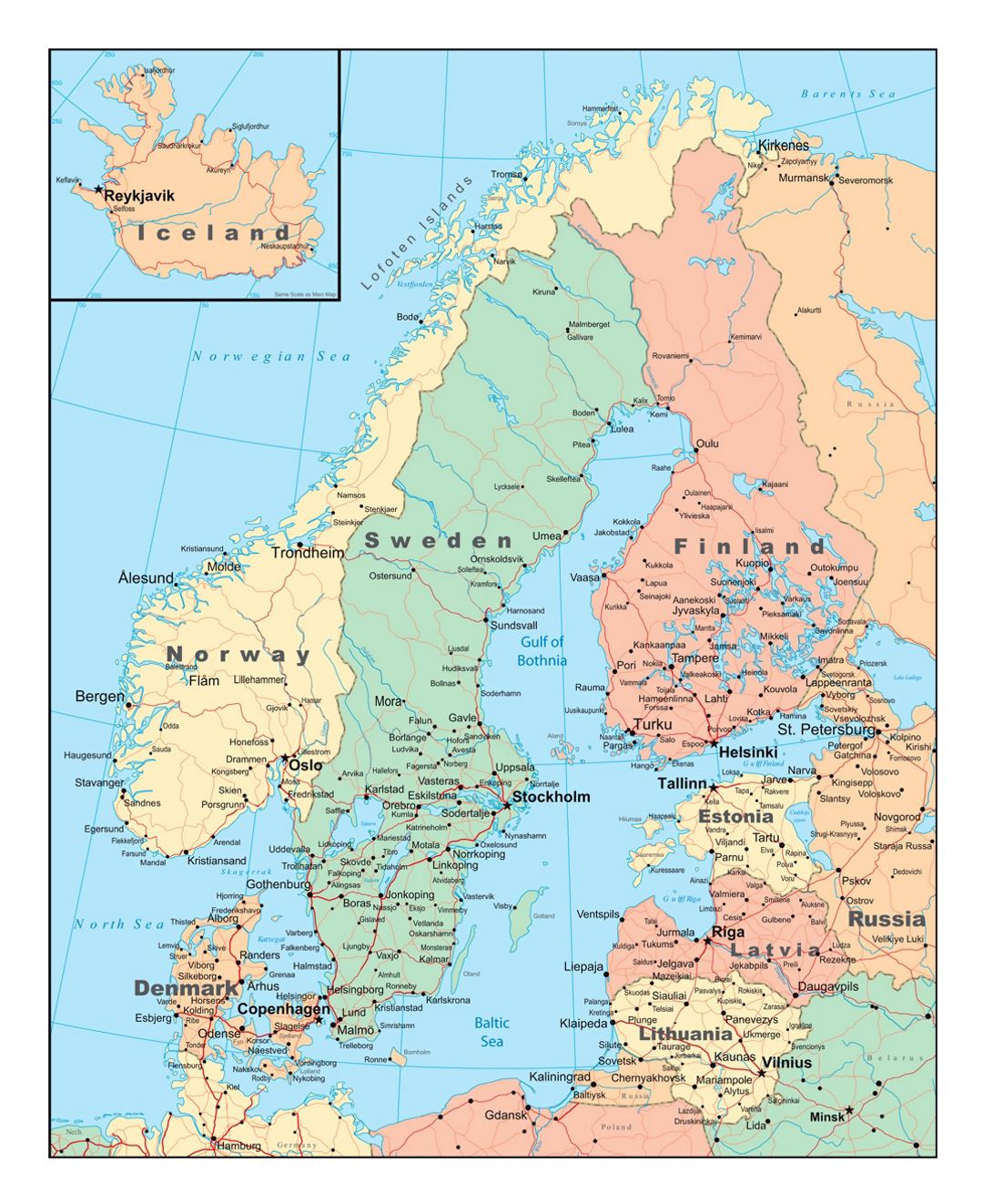 Mapa político de Escandinavia con carreteras y ciudades