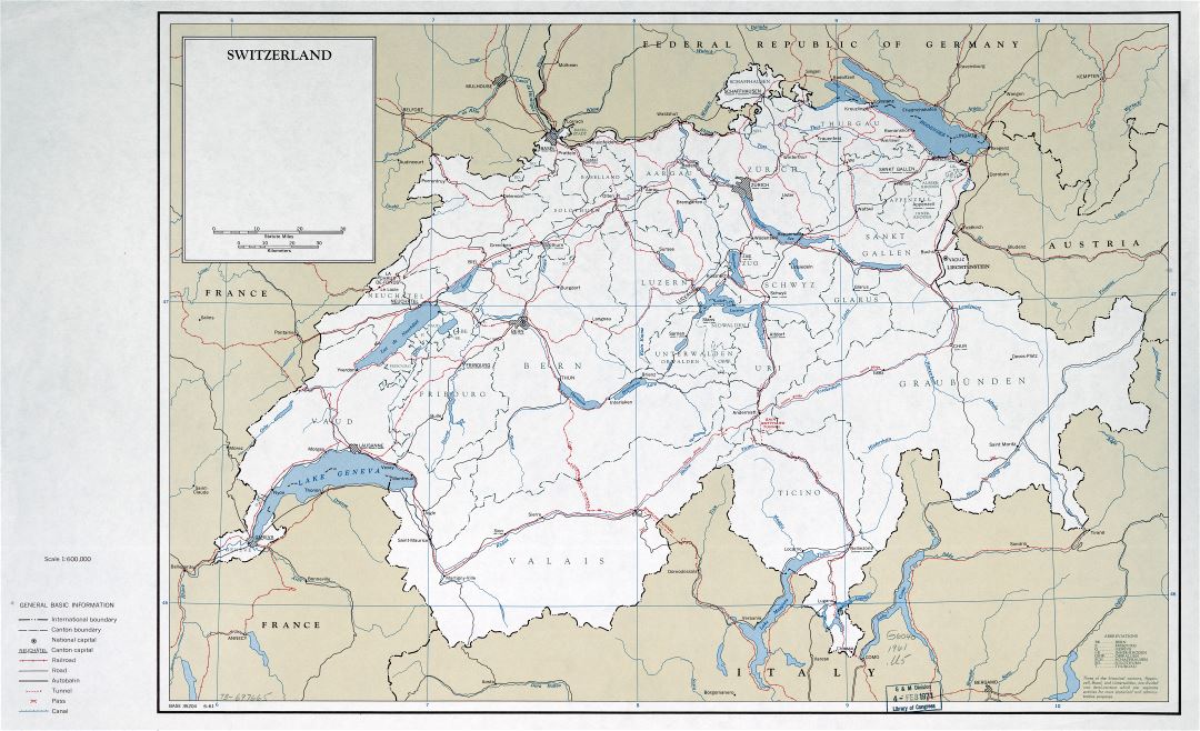 A gran escala mapa político y administrativo de Suiza con carreteras, ferrocarriles y principales ciudades - 1961