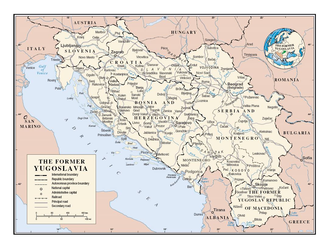 Detallado mapa político de Yugoslavia con carreteras, ferrocarriles y ciudades