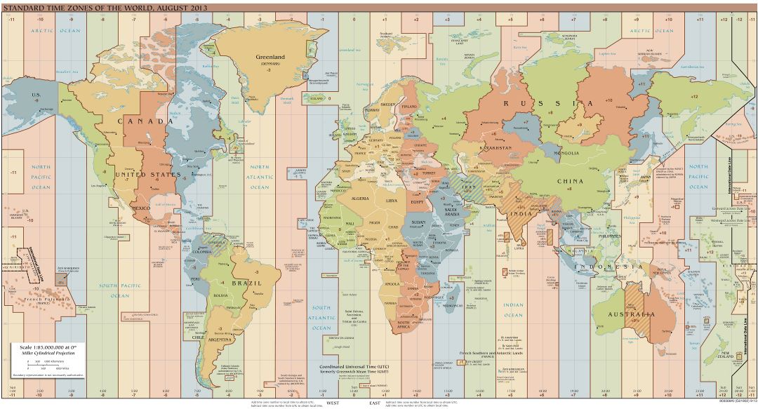 Gran escala mapa de Husos Horarios del Mundo - 2013