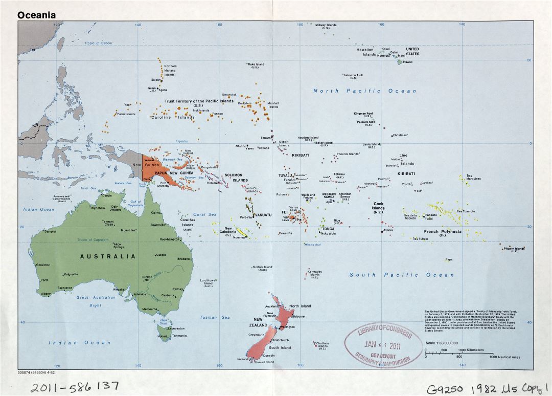 Mapa político a gran escala de Oceanía con marcas de capitales, grandes ciudades y nombres de los estados - 1982